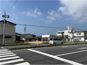 宇部市則貞、土地の前面道路を含む現地写真画像です