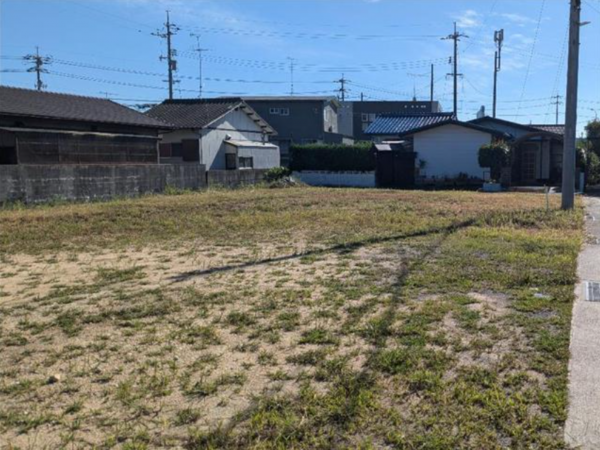 宇部市大字中野開作、土地の前面道路を含む現地写真画像です
