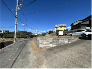 宇部市大字西岐波、土地の前面道路を含む現地写真画像です