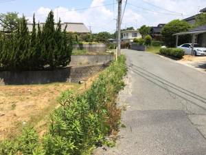 宇部市北条、土地の前面道路を含む現地写真画像です