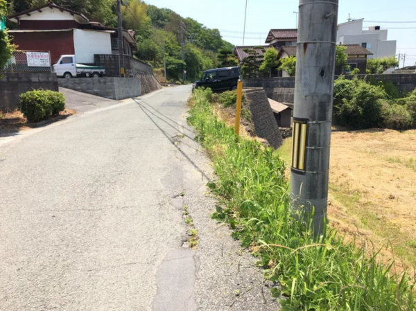 宇部市北条、土地の前面道路を含む現地写真画像です