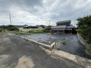 宇部市草江、土地の前面道路を含む現地写真画像です