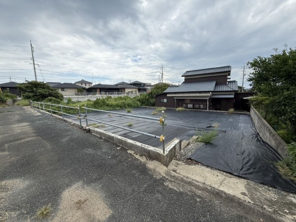 宇部市草江、土地の前面道路を含む現地写真画像です