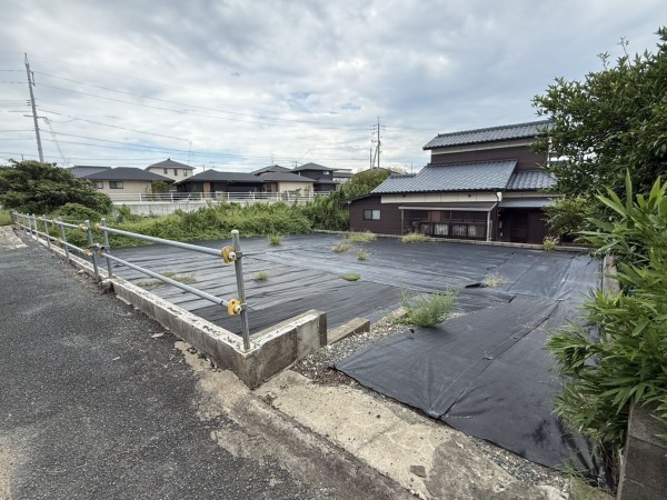 宇部市草江、土地の前面道路を含む現地写真画像です