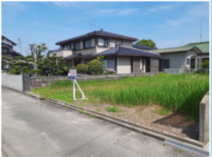 宇部市東梶返、土地の前面道路を含む現地写真画像です