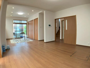 宇部市昭和町、中古一戸建ての居間画像です