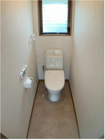 宇部市昭和町、中古一戸建てのトイレ画像です