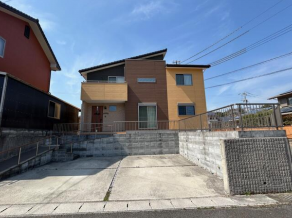 宇部市大字西岐波、中古一戸建ての外観画像です