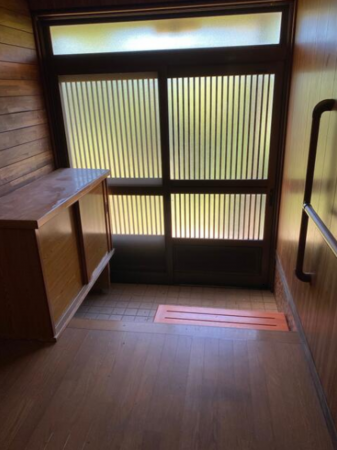 宇部市大字船木、中古一戸建ての玄関画像です