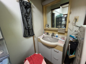 宇部市岬町、中古一戸建ての洗面画像です