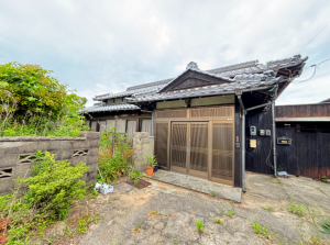 宇部市岬町、中古一戸建ての外観画像です