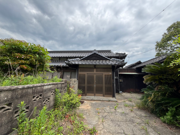 宇部市岬町、中古一戸建ての外観画像です