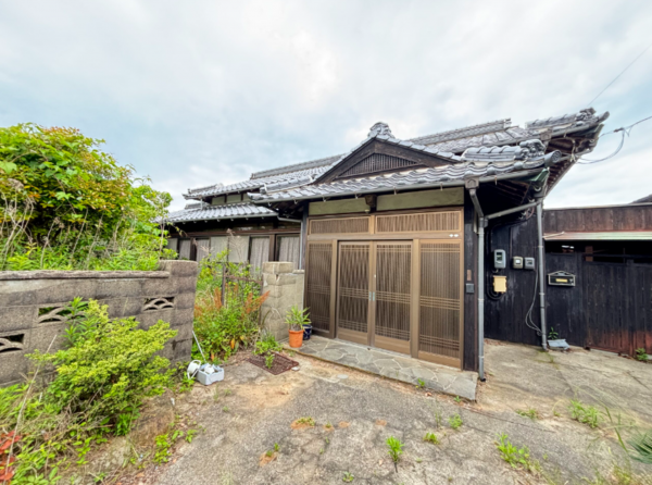 宇部市岬町、中古一戸建ての外観画像です