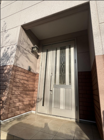 宇部市大字際波、中古一戸建ての玄関画像です