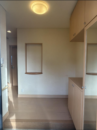 宇部市大字際波、中古一戸建ての玄関画像です