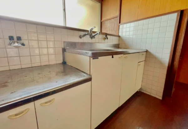 宇部市東梶返、中古一戸建てのキッチン画像です