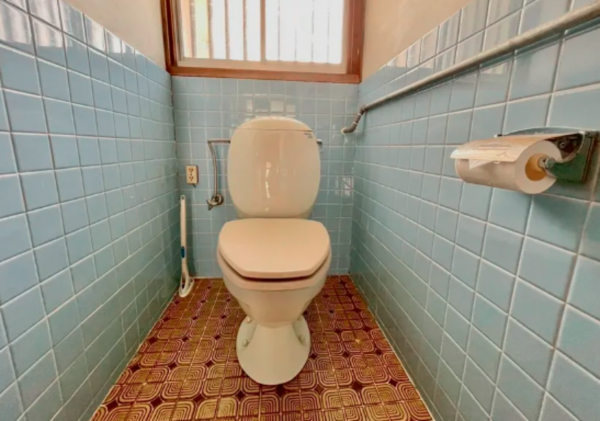 宇部市東梶返、中古一戸建てのトイレ画像です