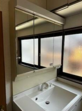 宇部市浜田、中古一戸建ての洗面画像です