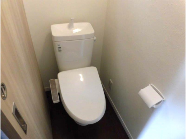 宇部市野中、中古一戸建てのトイレ画像です