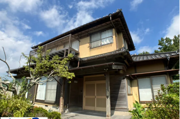 宇部市大字小串、中古一戸建ての外観画像です