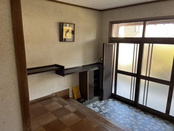 宇部市大字東岐波、中古一戸建ての玄関画像です