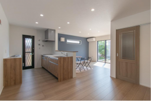 宇部市床波、新築一戸建ての居間画像です