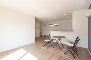 宇部市床波、新築一戸建ての居間画像です