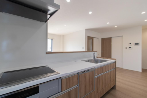 宇部市床波、新築一戸建てのキッチン画像です