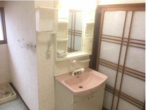 宇部市明神町、中古一戸建ての洗面画像です