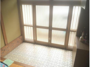 宇部市明神町、中古一戸建ての玄関画像です