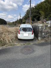 宇部市大字小野、中古一戸建ての前面道路を含む現地写真画像です