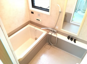 宇部市大字西岐波、中古一戸建ての風呂画像です