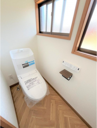 宇部市大字東須恵、中古一戸建てのトイレ画像です