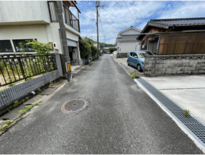 山陽小野田市大字厚狭、土地の前面道路を含む現地写真画像です