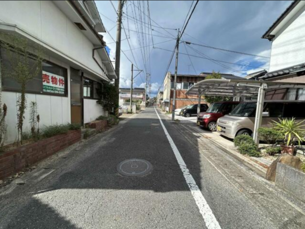 山陽小野田市大字厚狭、土地の前面道路を含む現地写真画像です