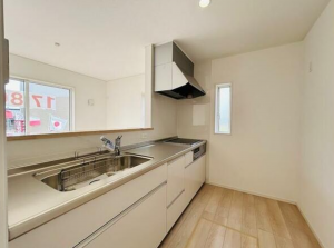 山陽小野田市大字鴨庄、新築一戸建てのキッチン画像です