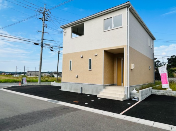 山陽小野田市大字鴨庄、新築一戸建ての外観画像です