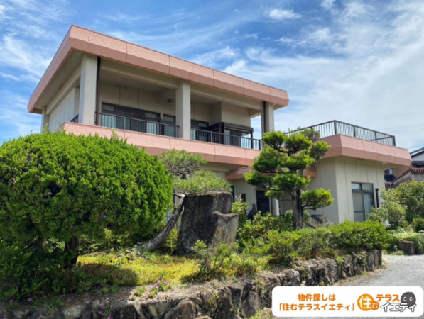 山陽小野田市大字鴨庄、中古一戸建ての外観画像です