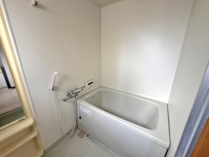 山陽小野田市平成町、中古一戸建ての風呂画像です