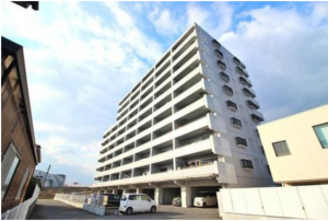 山陽小野田市高栄、マンションの外観画像です