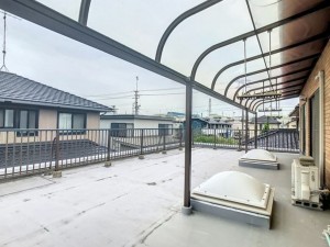 山陽小野田市北竜王町、収益物件/店舗付住宅のバルコニー画像です