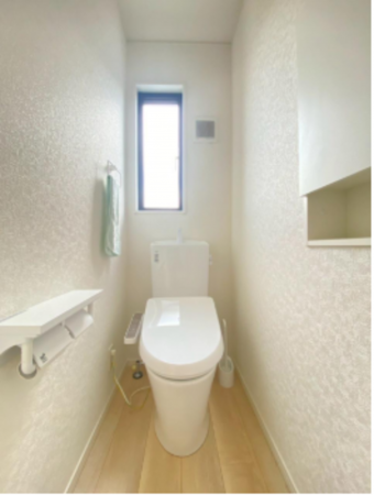 山口市阿知須、中古一戸建てのトイレ画像です