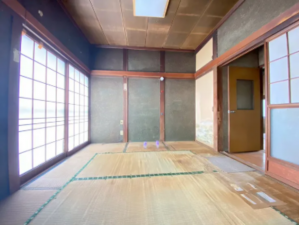 山口市阿知須、中古一戸建ての居間画像です