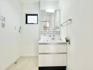 宇部市西本町、中古一戸建ての洗面画像です