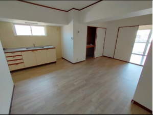 宇部市寿町、マンションの居間画像です