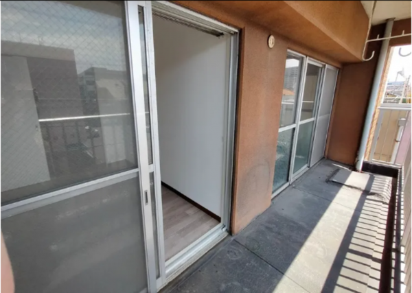 宇部市寿町、マンションのバルコニー画像です