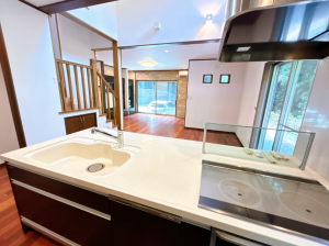 宇部市開、中古一戸建てのキッチン画像です