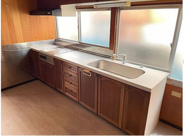 宇部市東梶返、中古一戸建てのキッチン画像です