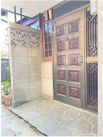 宇部市東梶返、中古一戸建ての玄関画像です