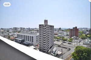 宇部市寿町、マンションの周辺の街並み画像です